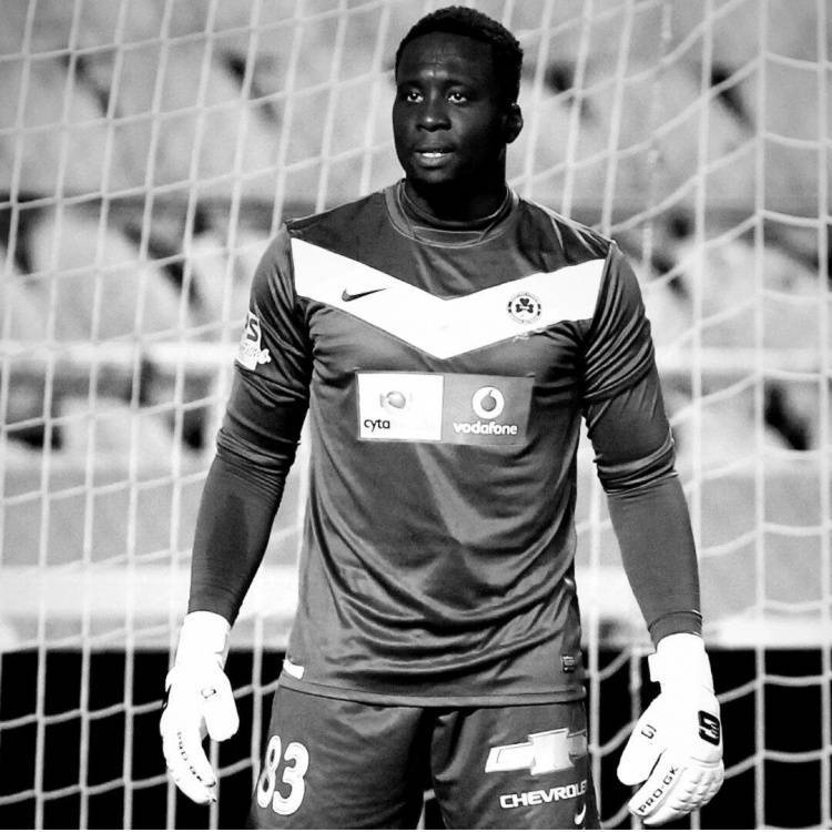 前富勒姆门将米德因中风脑出血致长期昏迷，最终不幸去世年仅37岁